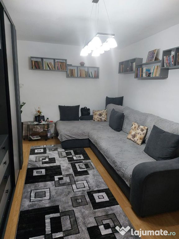 Doua camere adiacent str Barca