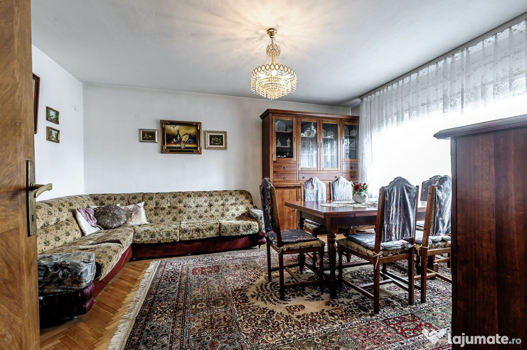 Casă din cărămidă cu 8 camere – zonă liniștită, ...