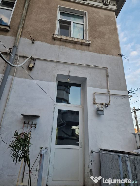 Zona Unirii Carol stradal S+P +1+M 370 mp de Vanzare