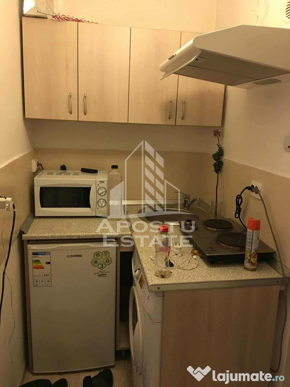 Garsoniera in zona Complexului Studentesc, etaj intermediar