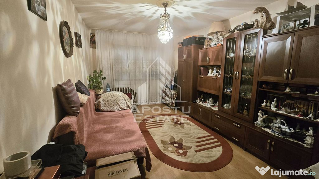 Apartament cu 2 camere, decomandat, centrala proprie, zon...