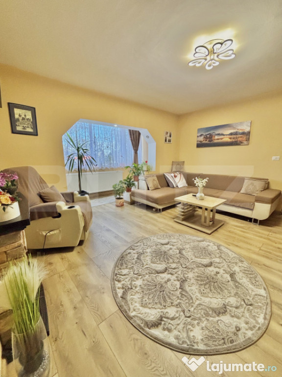 Apartament cu 3 camere, 2 bai, 2 logii, Etaj 1, Calea Buzias