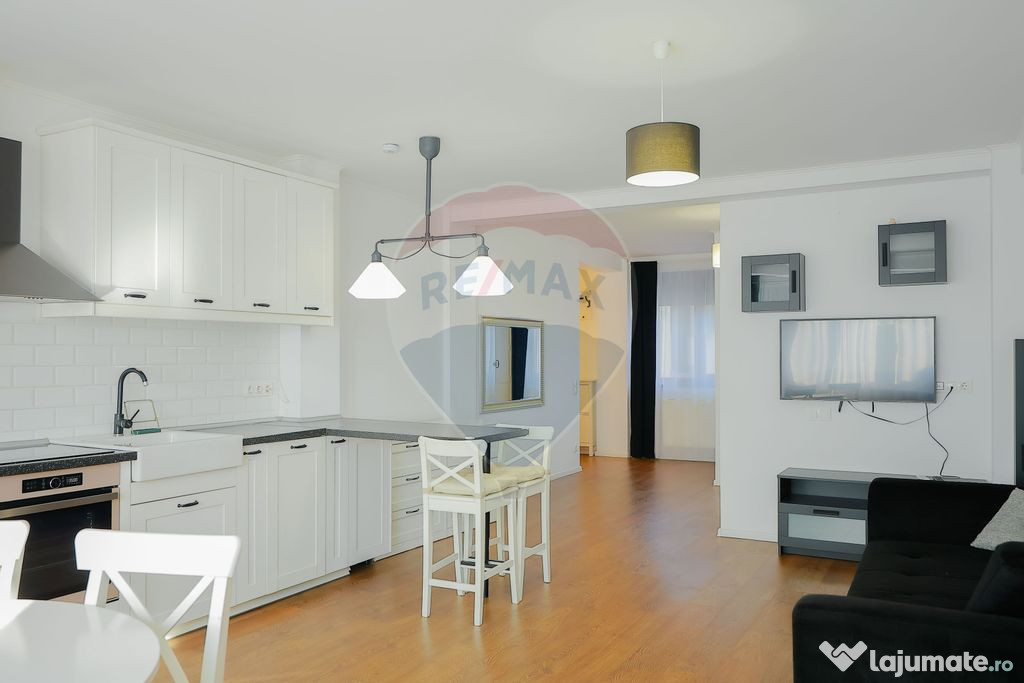 Apartament cu 3 camere de vânzare în zona Ultracentral