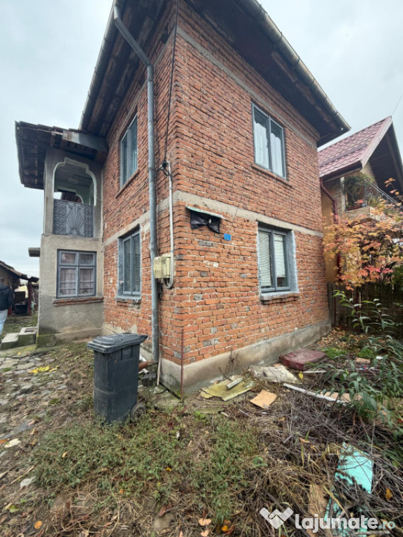 Casa/vila 70mp langa blocuri din caramida , 270mp teren, Fil