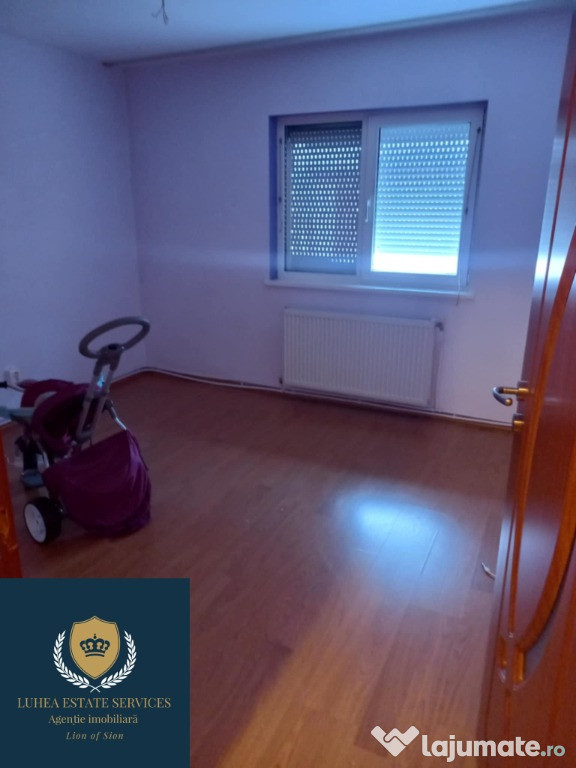 Apartament 3 camere Aleea Cibinului Resita