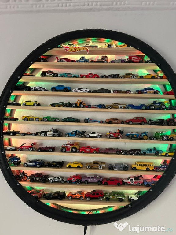 Etajera figurine in miniatura Home Made