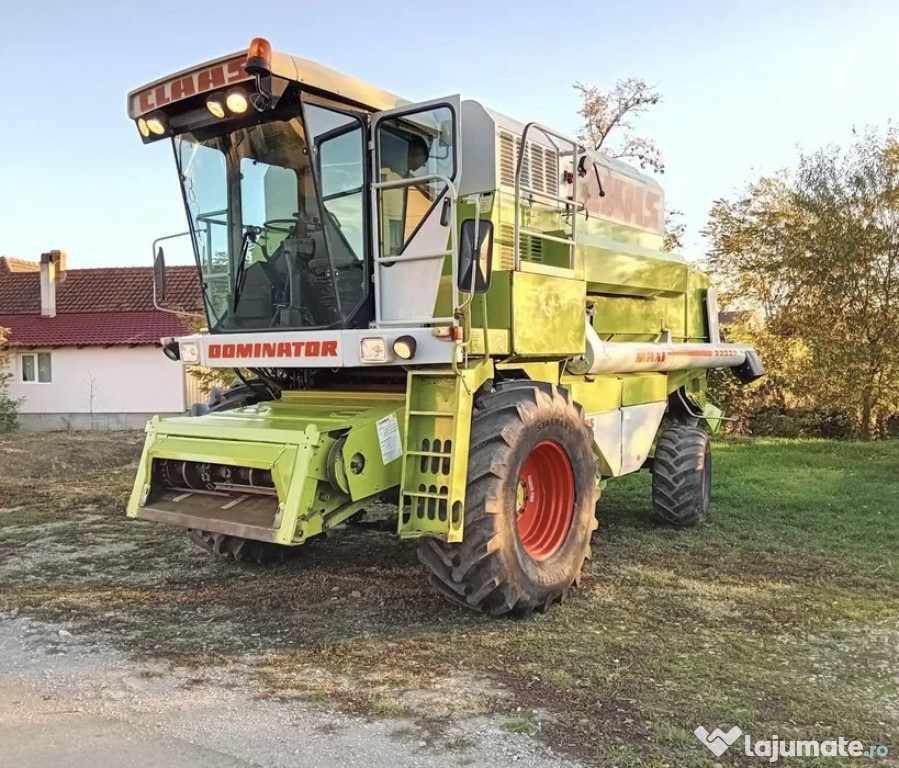 Combina agricola Claas Dominator 108 SL Maxi recent adusa