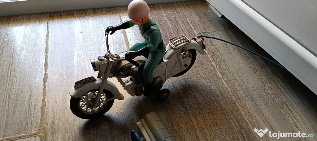 Motocicleta tablă Bandai de politie 4090