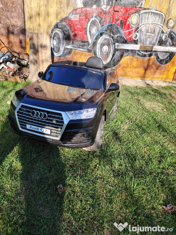 Mașinuța electrica Audi Q7