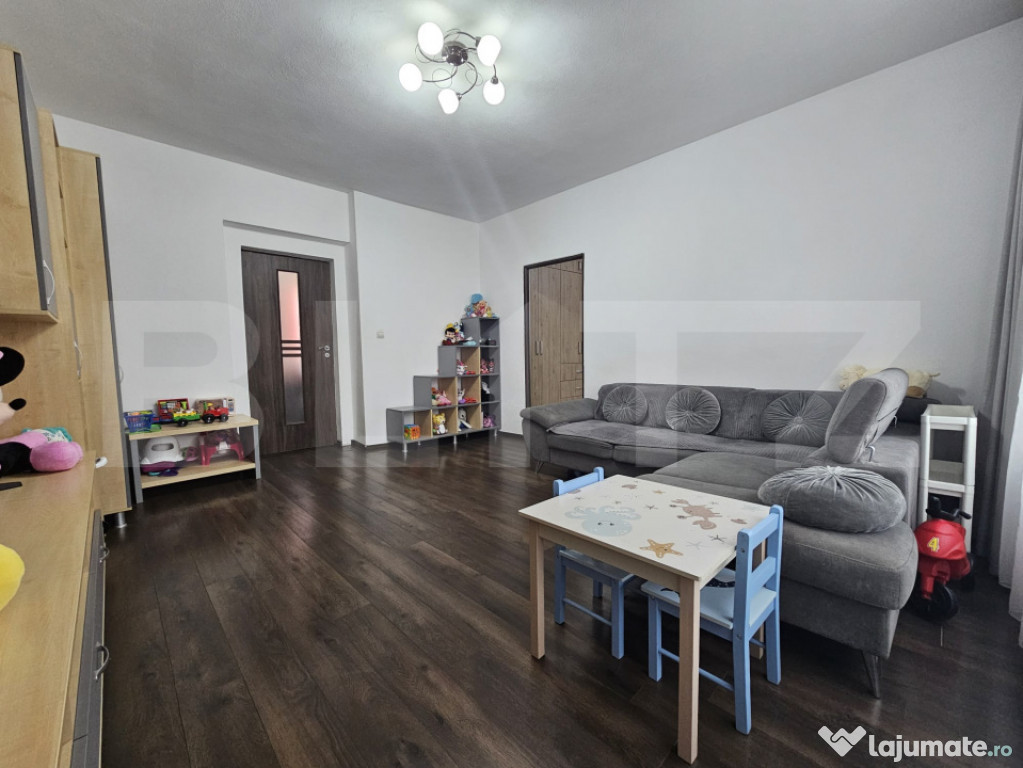 Apartament 3 camere, 75.61 mp, zona Cetate
