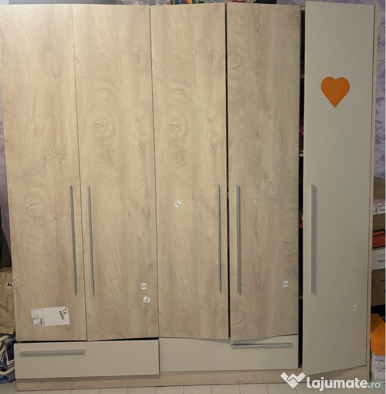 Șifonier în 5 uși