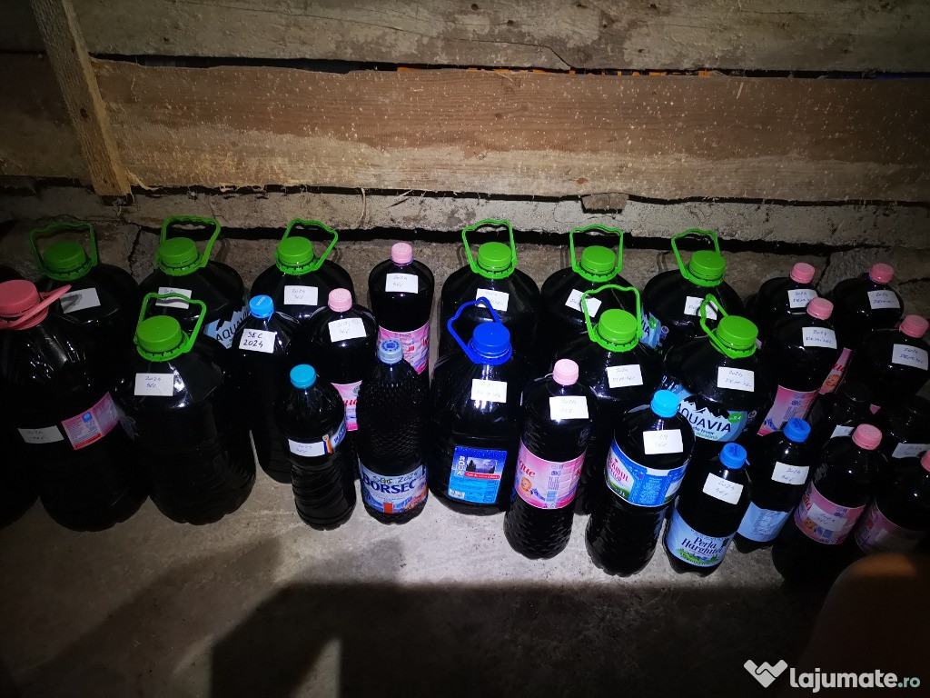 Vand vin de casa rosu sec si demisec