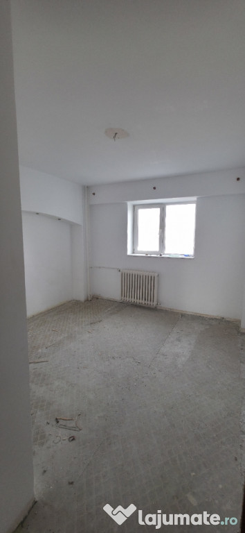 Apartament 2 camere de vânzare – Zona Trocadero, Constanța