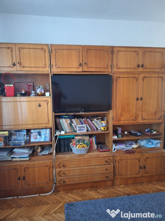 Vând mobila sufragerie