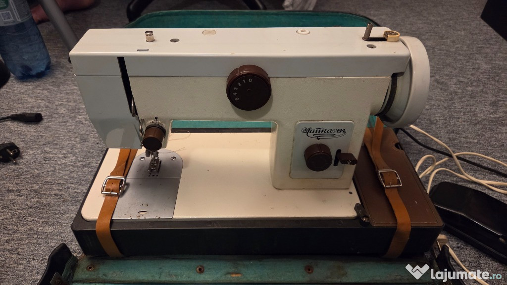 Masina cusut electrica ruseasca cu pedala Chaika 134
