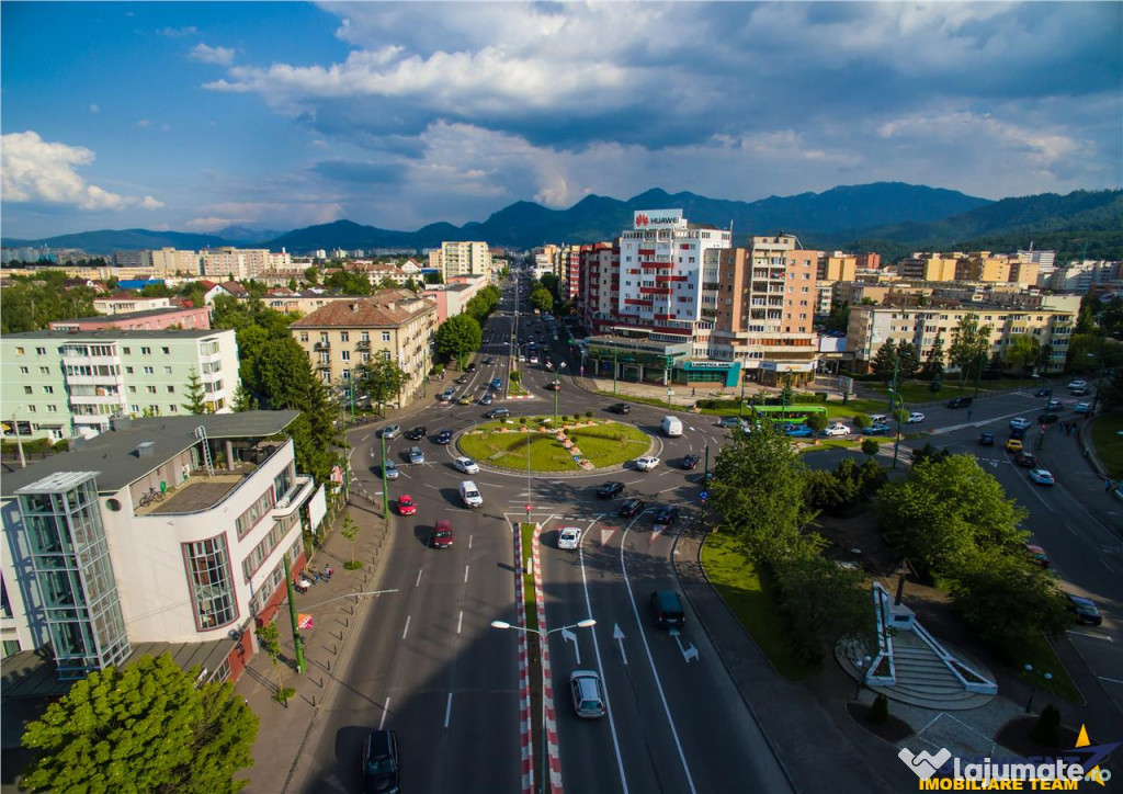 Spatiu vizibil,acces dublu,trafic intens,3 incaperi,flexibil