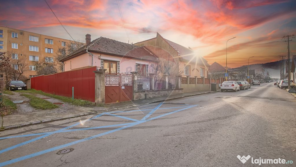 COMISION 0 Casă cu potențial excelent, teren 446 mp, St...