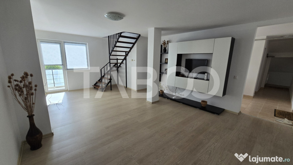 Apartament de vanzare 3 camere luminoase si balcon in zona T