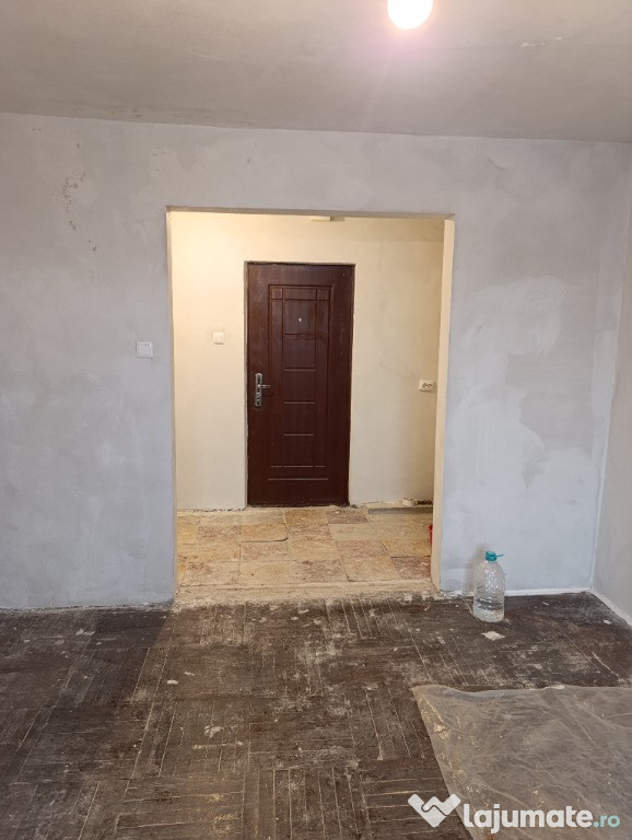 Vand garsonieră Piatra Neamt