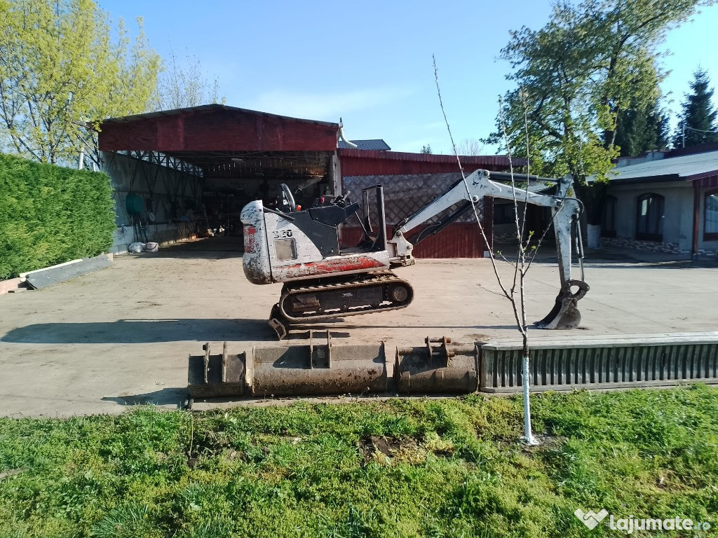 Miniexcavator bobcat 320