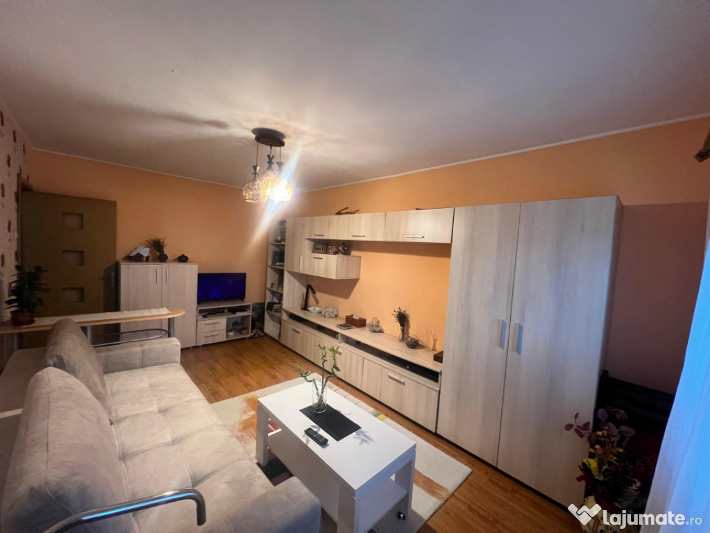 Km 4-5 Anda apartament 2 camere decomandat renovat