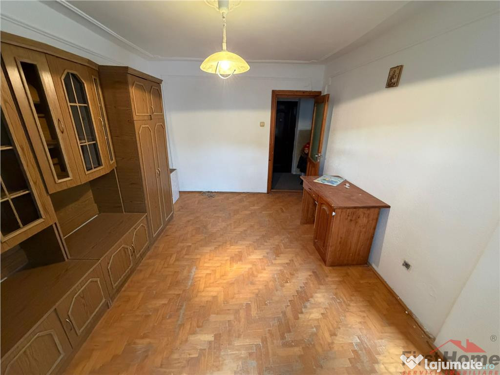 Garsoniera de - etaj 1 - 27mp - zona Brailei - Quattro