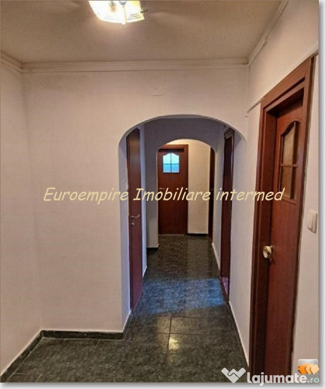 Apartament 3 camere decomandate zona Tomis Nord