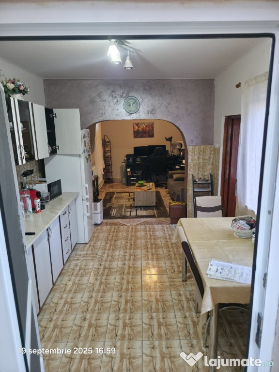 Casa 3 Camere, Baie, Bucatarie, 2 Bai Centru - Tomis 2, eMag - 142m