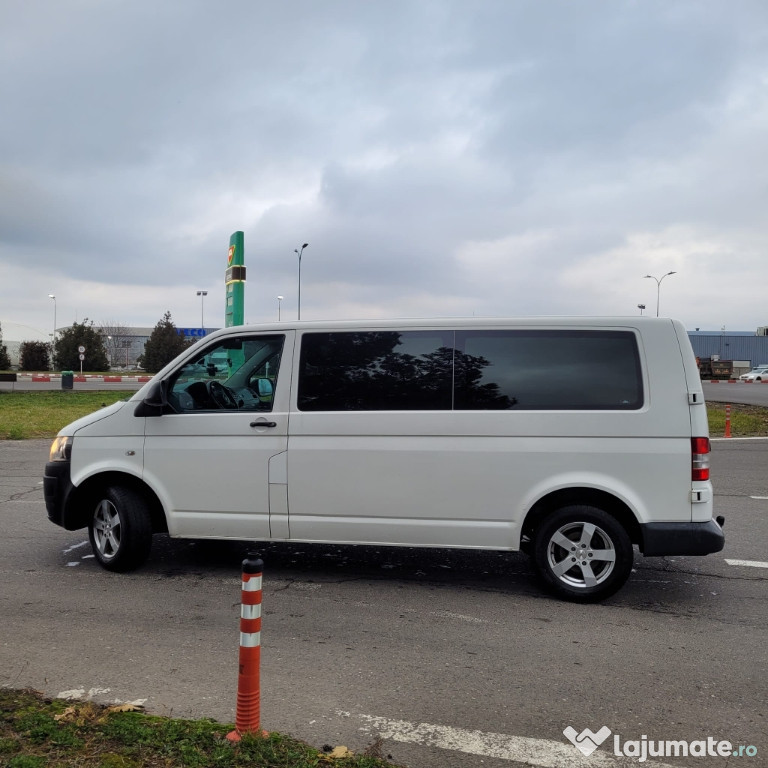 Vând Volkswagen Transporter T5
