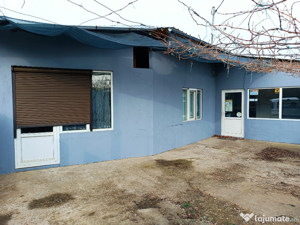 Spatiu Comercial cu spatiu de locuit si teren central