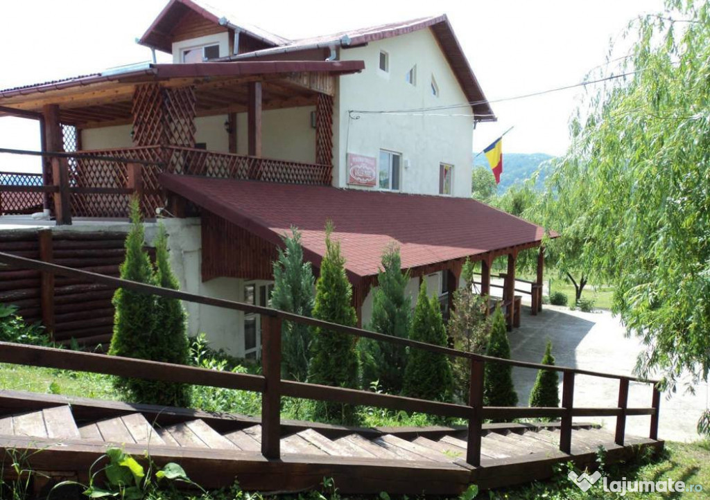Vila de vacanțe cu prieteni în 9 camere și teren generos