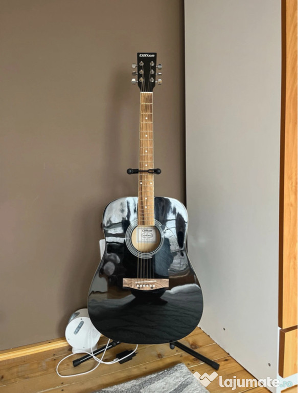 Chitara, corzile sunt noi.