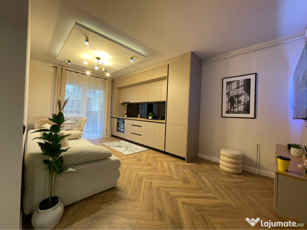 Proprietar vând ap 3 cam Florești, două băi, balcon de 10 mp