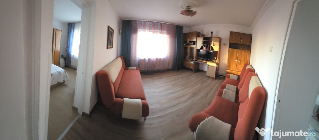 Vând apartament 2 camere, semidecomandat, et 3, Str. Minerilor, Tg-Jiu