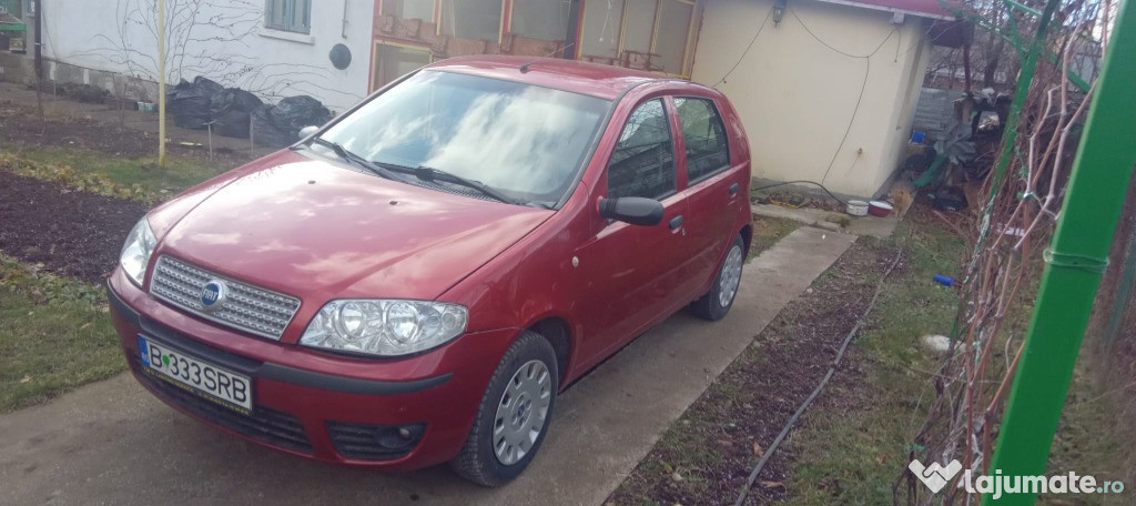 Fiat Punto 2008, în stare bună de funcționare.