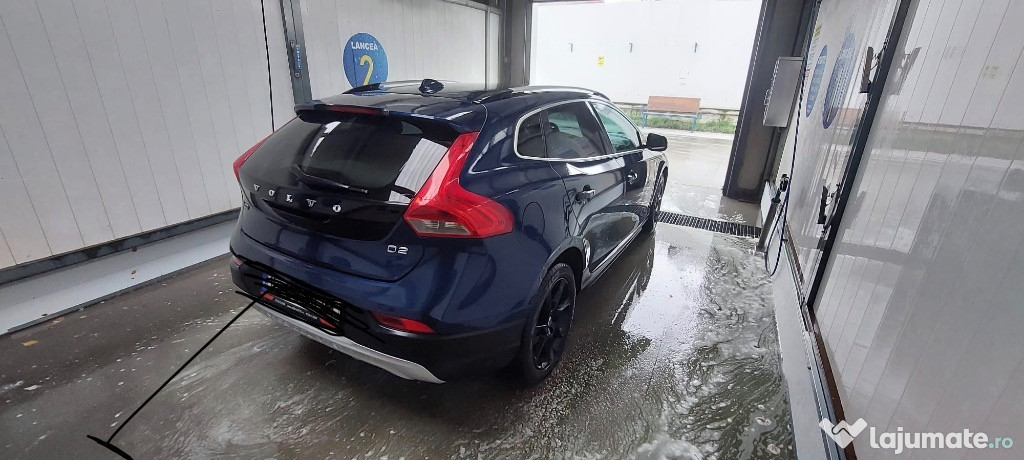 Volvo v40 cross country