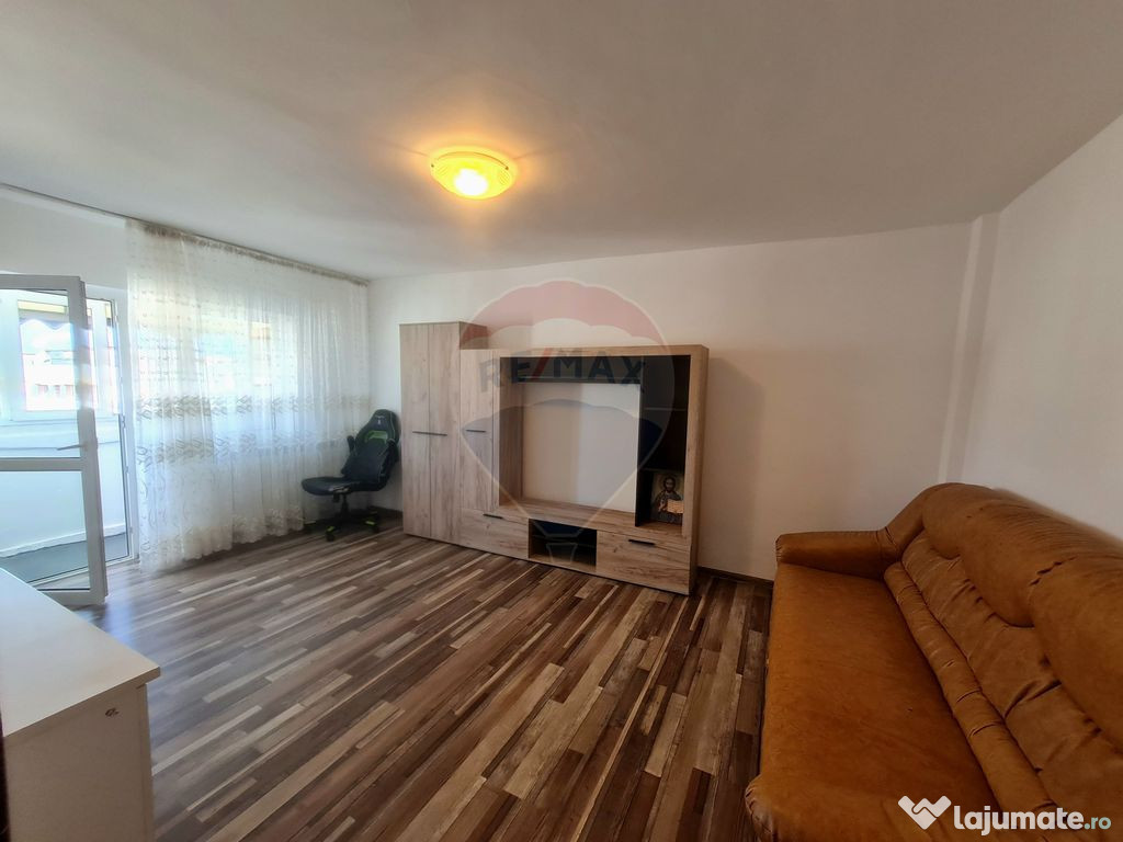 Apartament cu 3 camere de inchiriat