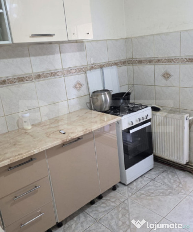 Apartament 3 camere, decomandat, 65 mp utili – zona Piața