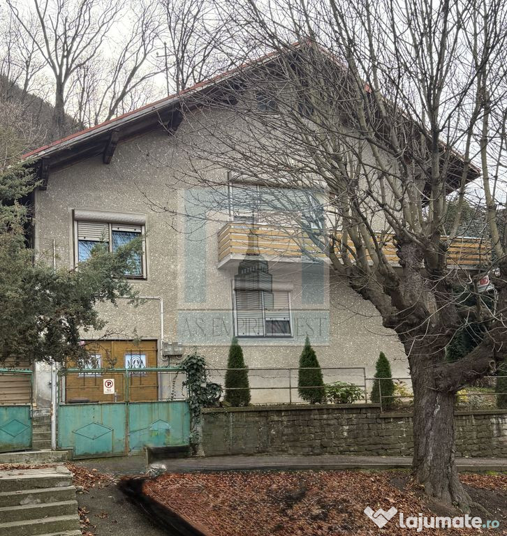 CASA/VILLA Individuală , teren 560 mp, D+P+E+pod-zona Ce...