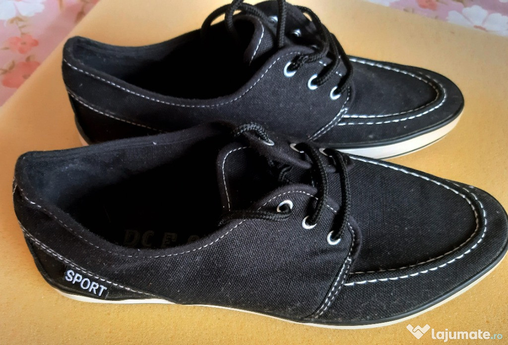 Tenisi negri barbati, marime 41, noi