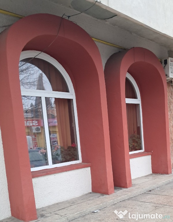 Ofer spre închiriere spațiu comercial Tomis 3