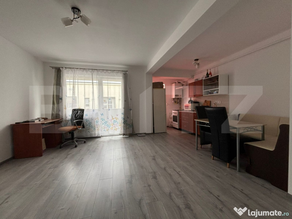 Apartament 2 camere, 55mp, parcare, zona Sesul de sus