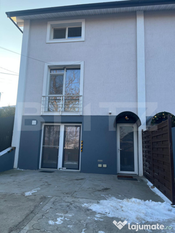 Casă tip triplex în Rediu, cu vedere panoramica si curte p