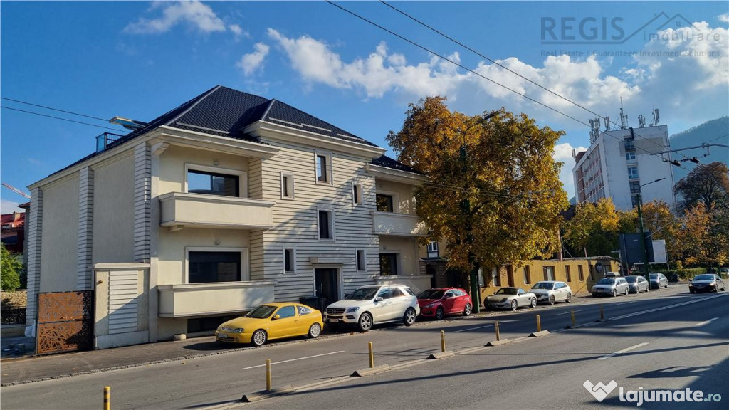 Vila - Bloc modern de 11 camere zona Centrul Civic , Onix