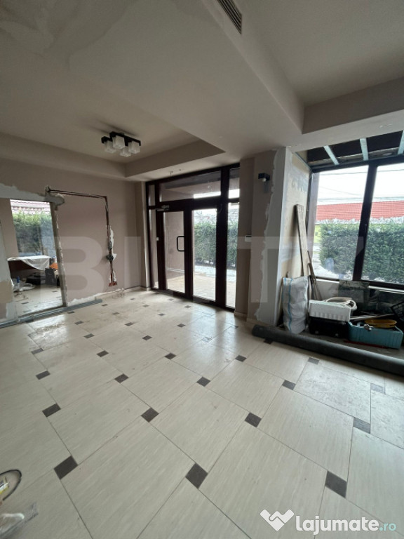 Spațiu comercial de vânzare – 90 mp utili parter, vitrat