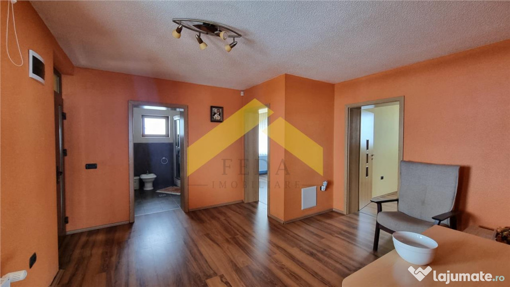 Casa cu etaj in Zadareni de