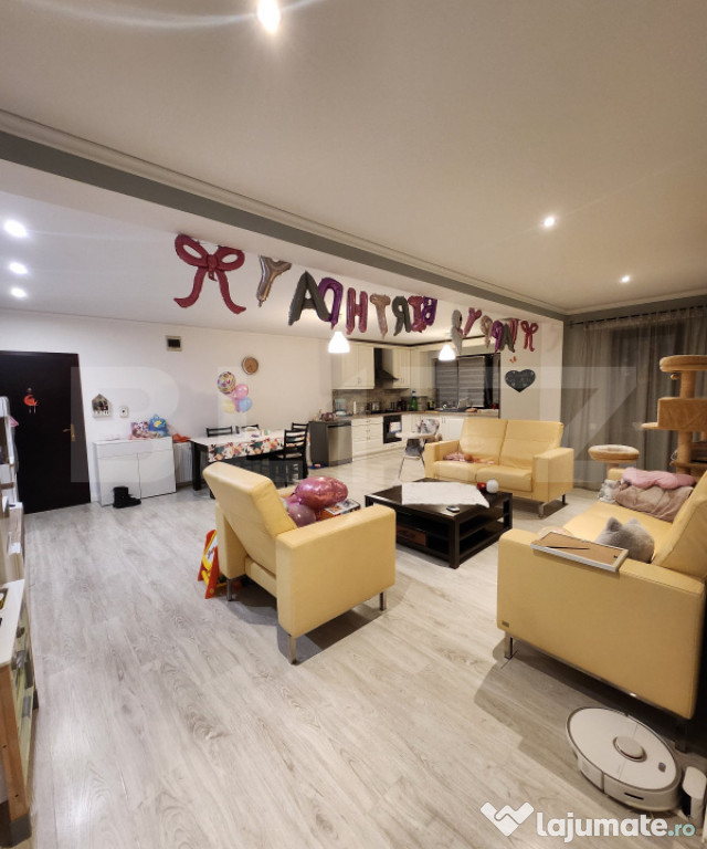 Apartament 3 camere, 2 bai, 2 parcari, 92 mp, zona Florilor