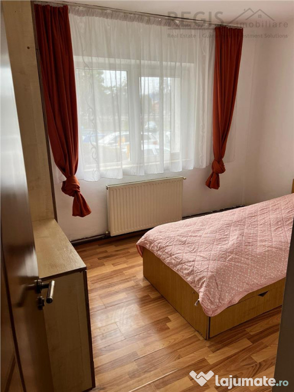 Apartament cu 3 camere situat in Tractorul