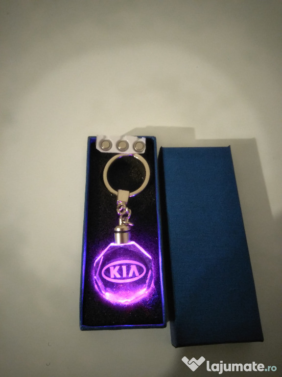 Breloc auto din cristal cu LED - Logo Kia
