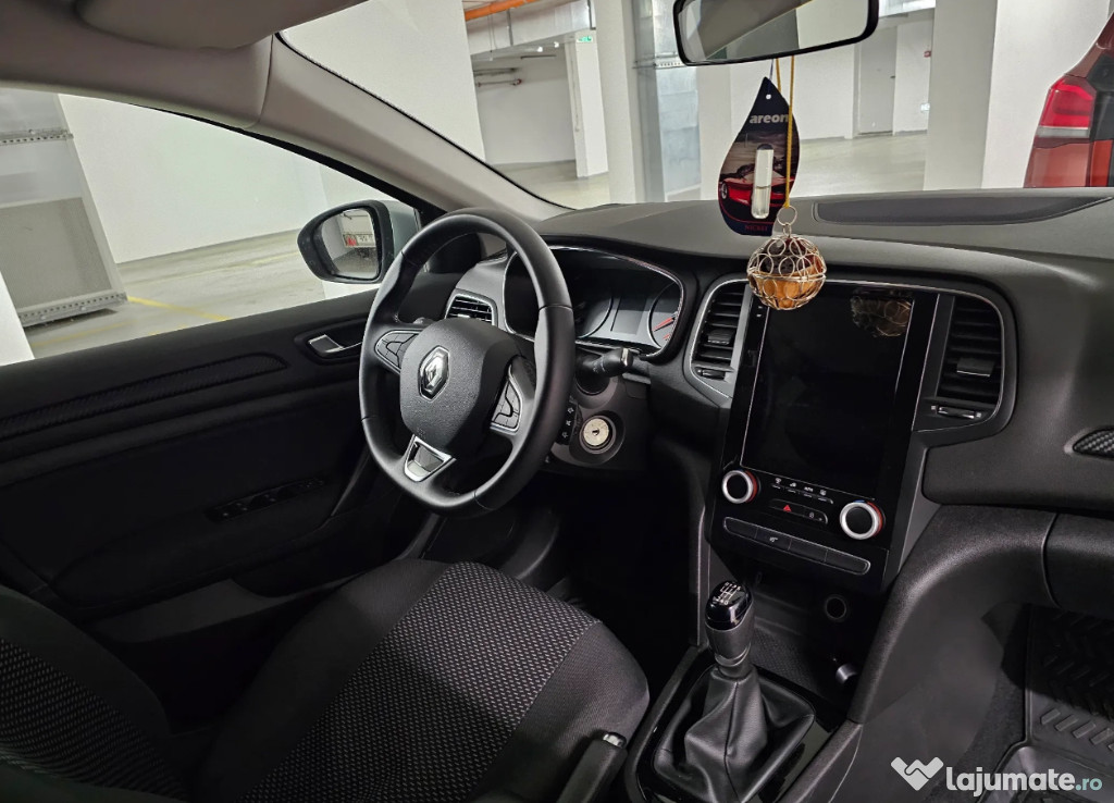 Renault Megane TCE 140 cai 2022 prim proprietar de nou in garantie